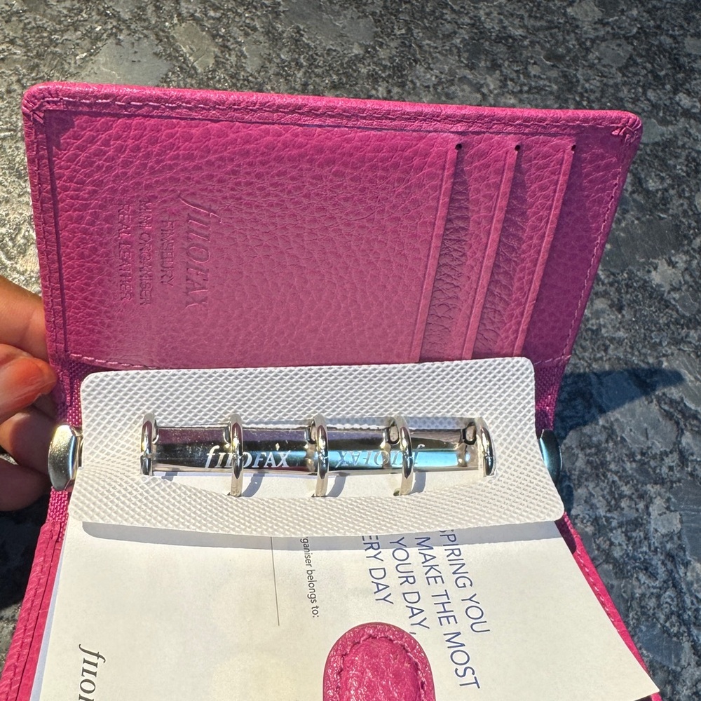 Filofax Mini Wallet/Planner in Raspberry - Picture 4 of 6